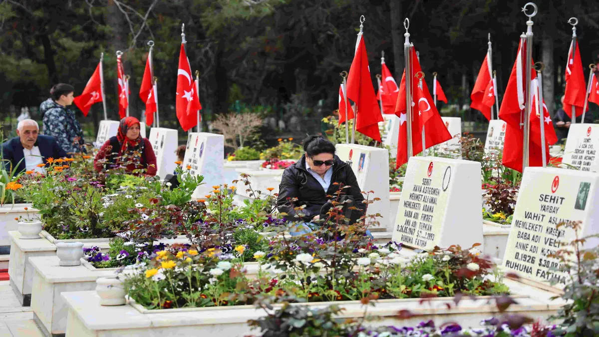 Adana’da şehitler unutulmadı