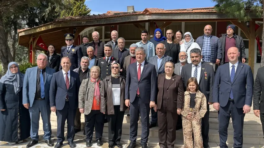 Adana Valisi Mustafa Yavuz şehit aileleri ve gazilerle bir araya geldi haberinin görseli
