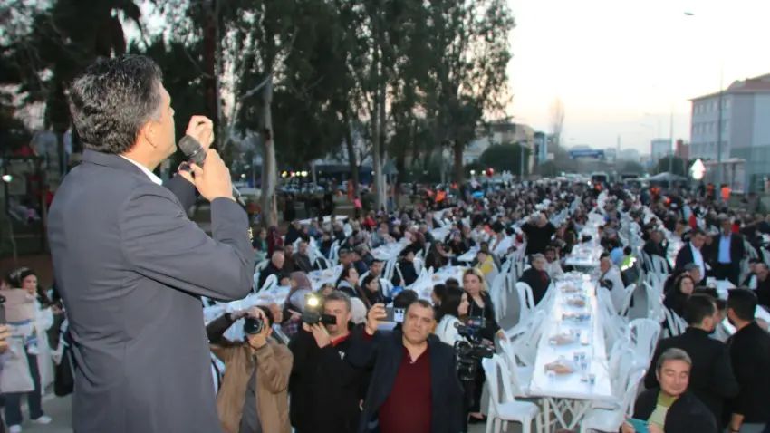 Şehit aileleri ve gaziler, iftarda bir araya geldi haberinin görseli